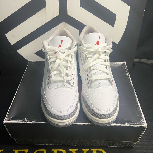Retro Jordan 3 Reimagined, White Cement - Picture 3 of 6